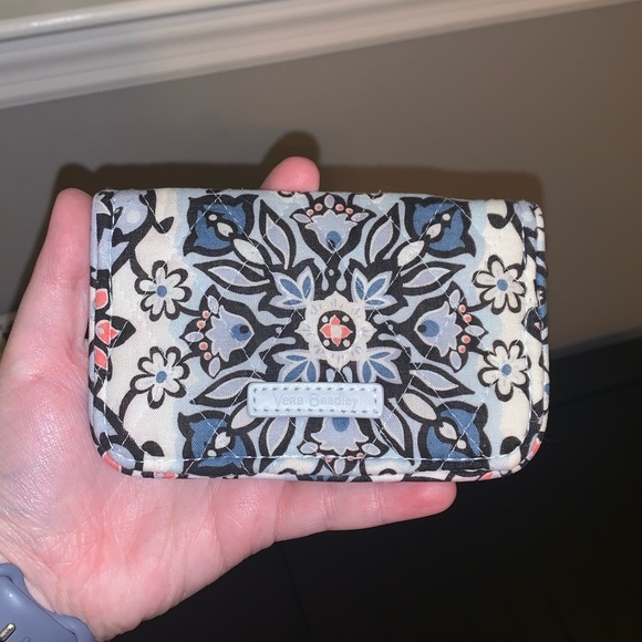 Vera Bradley Crossbody and Wallet Set - Picture 6 of 7